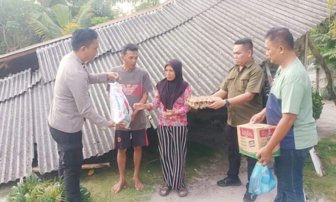 Rumah Warga Roboh Saat Sahur, Polisi dan Wartawan Datangi Lokasi