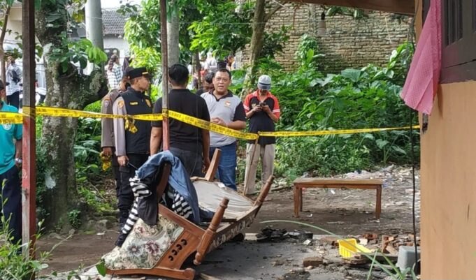 Lagi! Ledakan Petasan Hancurkan Rumah dan Lukai Seorang Warga