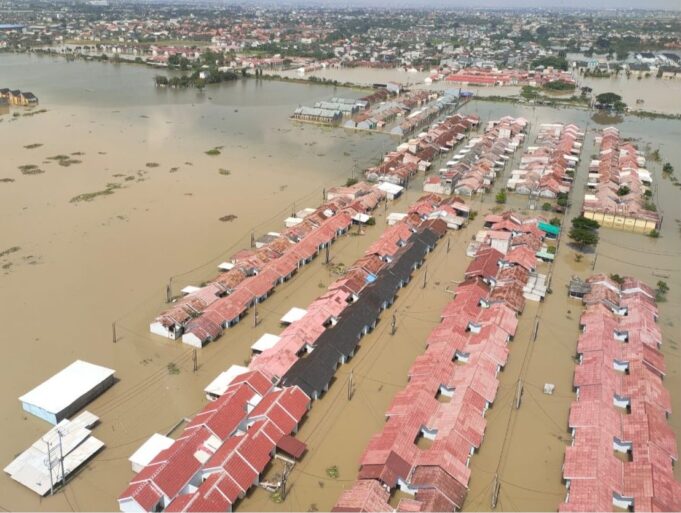 Polri Tambah Personel untuk Evakuasi Korban Banjir, Pemantauan Dilakukan via Udara
