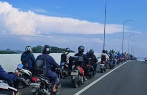 Polisi Izinkan Pemotor Lewat Tol Secara Gratis Akibat Banjir di Bekasi