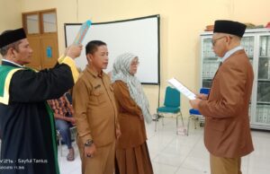 Camat Tanah Luas Bakhtiar, SE Lantik Dua PJ Geuchik Sekaligus