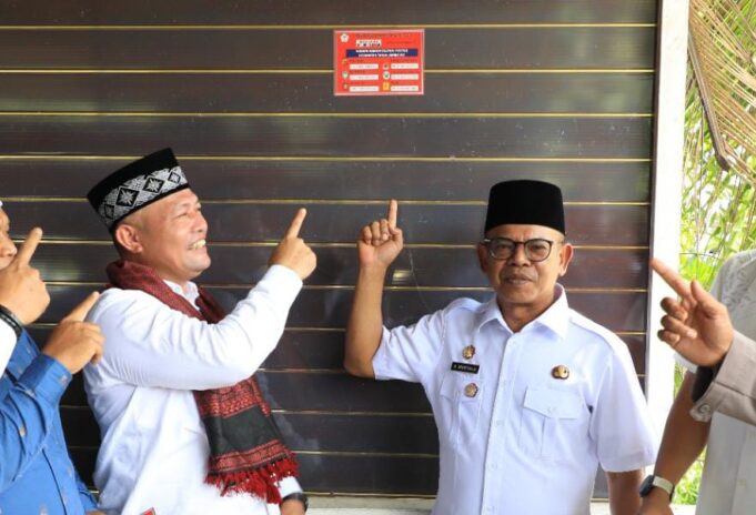 Menuju Aceh Utara Bangkit, Bupati Tipek Stiker Rata Rumoh