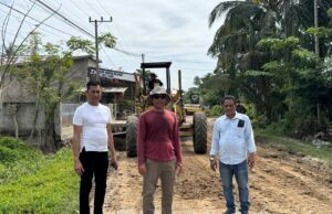Breaking News: Jalan Rusak 10 Tahun Akhirnya Diperbaiki, Ketua Komisi 3 DPRK Aceh Utara Turun Tangan dengan Dana Swadaya