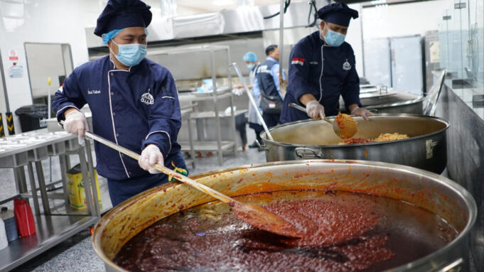 Lebih dari 1,5 Juta Boks Makanan Disajikan untuk Jemaah Haji Indonesia