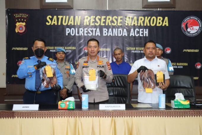 Gagal Selundupkan 900 Gram Sabu ke Jakarta, Dua Warga Bogor Ditangkap di Bandara SIM