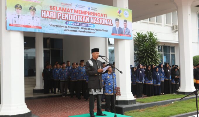 Pimpin Upacara Hardiknas 2025, Sekda: Komitmen Pendidikan Bersih, Berkarakter, dan Bebas Pungli