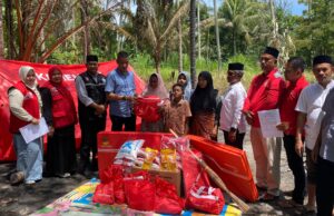 Wabup Aceh Utara Serahkan Bantuan Masa Panik kepada Korban Kebakaran di Gampong Pante Jaloh