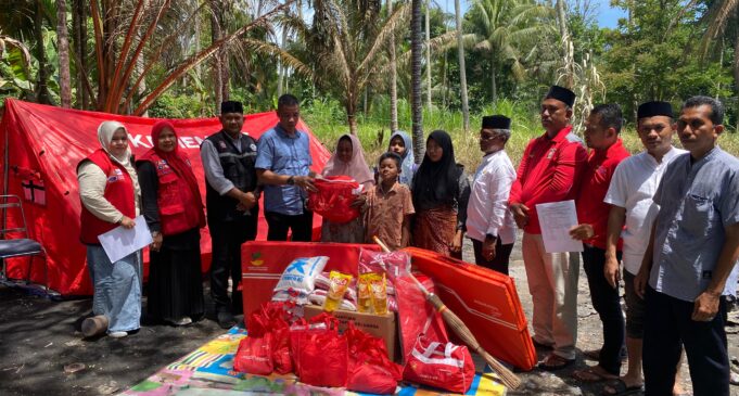 Wabup Aceh Utara Serahkan Bantuan Masa Panik kepada Korban Kebakaran di Gampong Pante Jaloh