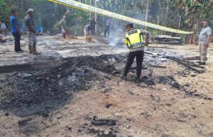 Rumah Kayu di Langkahan Hangus Terbakar, Kerugian Ditaksir Rp130 Juta