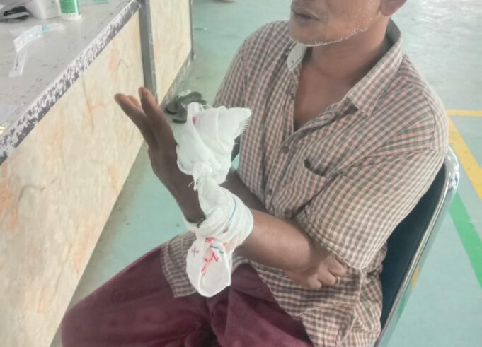 Miris, Pria Luka Parah Terpaksa Dibawa ke RS dengan Motor karena Sopir Ambulans Tak Kunjung Datang