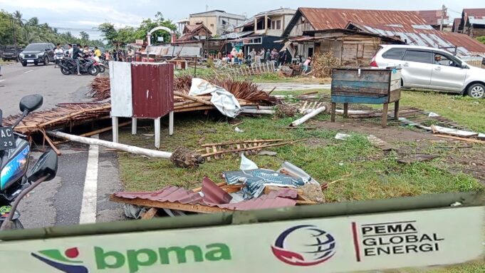 Badai Hancurkan Rumah, Kios dan Sarana Umum: PT-PGE Tak Sudi Menoleh