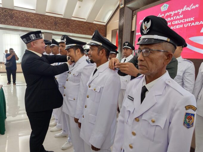 Bupati Aceh Utara Lantik 3 Imum Mukim dan 32 Geuchik Baru