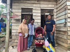 Geuchik Romi Bantu Kursi Roda untuk Bocah Penderita Lumpuh Layu di Aceh Utara