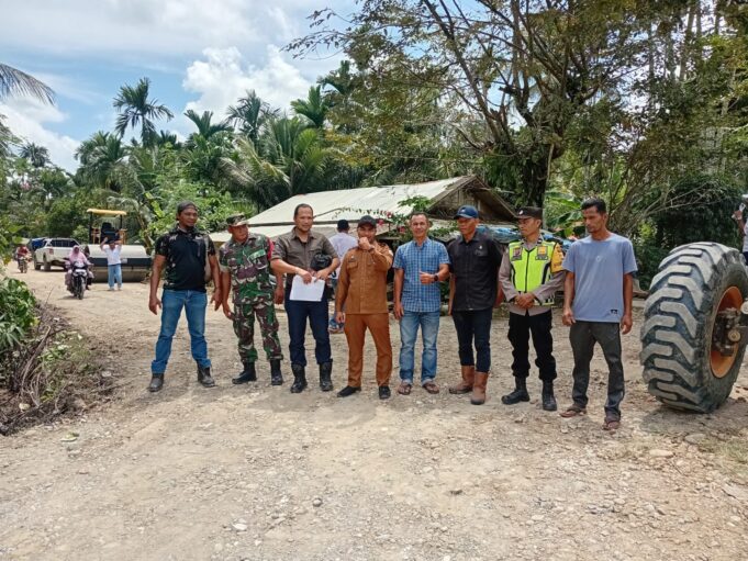 PT Bapco Perbaiki Jalan Lintas dari Desa Alue Bieng hingga Desa Nga, Wujud Kepedulian Sosial Perusahaan