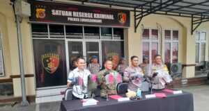 Pelaku Aksi Pengibaran Bendera Bulan Bintang di Simpang Kandang Diamankan, Polisi Sita Pistol Siap Tembak