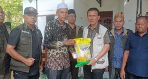 Disdikbud dan PGRI Aceh Utara Salurkan Santunan untuk Guru dan Siswa Korban Banjir Bandang dan Longsor