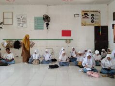 Banjir Porak-Porandakan Mobiler SMAN 3 Putra Bangsa, Siswa Terpaksa Belajar di Lantai