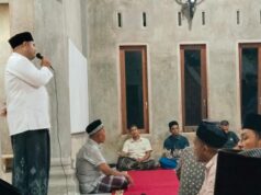Malam Pertama Tarawih, Tim Syafari Ramadhan Dayah Darul Fata Al-Hanafiyyah Sentuh Hati Warga Gampong Cot Barat