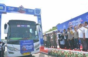 Mualem Pastikan Mudik Aman, Ribuan Warga Diberangkatkan Gratis