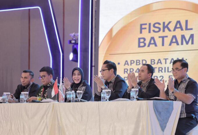 Perkuat Sinergi Kawasan, Wali Kota Lhokseumawe Hadiri Raker Komwil I APEKSI 2026