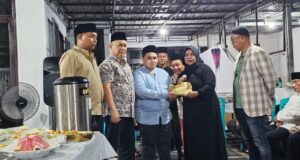PWI Pusat Serahkan Uang Duka untuk Keluarga Alm. Zulmansyah Sekedang