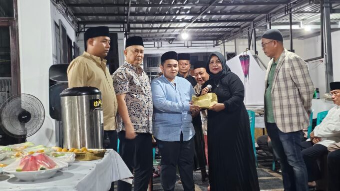 PWI Pusat Serahkan Uang Duka untuk Keluarga Alm. Zulmansyah Sekedang