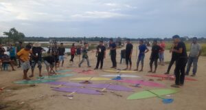 Delapan Belas Layangan Melaju ke Final Turnamen Layang Tunang di Lapangan Bangka