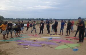 Delapan Belas Layangan Melaju ke Final Turnamen Layang Tunang di Lapangan Bangka