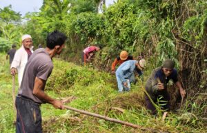 Semangat Kebersamaan, Warga Hagu Gotong Royong Bersihkan Irigasi Setelah Enam Tahun Terbengkalai
