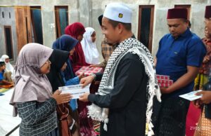 Menyantuni Anak Yatim Jelang Idul Adha, Gampong Cot Barat Raih Keberkahan