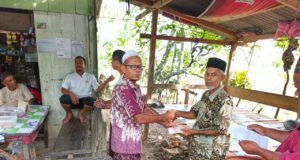 Geuchik Gampong Teupin Mee Salurkan BLT dan Santuni Yatim Jelang Hari Raya Qurban