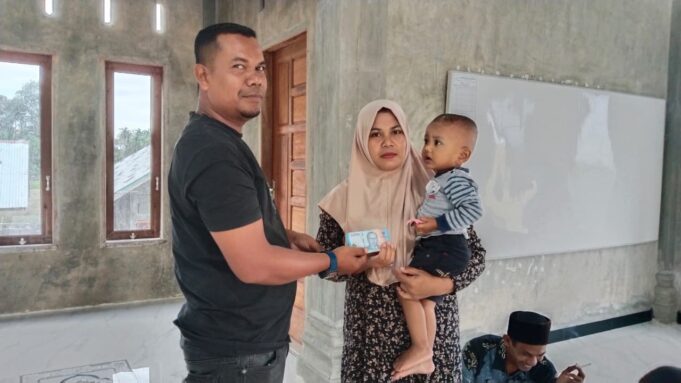 Pemerintah Gampong Cot Barat Tetap Salurkan BLT Meski Dana Desa Dipangkas