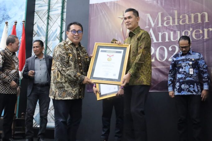 Sekda Nasir Raih Anugerah SMSI Sebagai Tokoh Inspiratif Nasional 2026