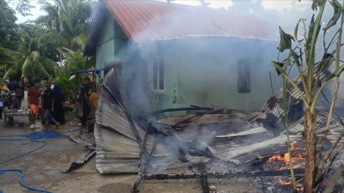 Rumah Duda dengan Empat Anak Piatu di Aceh Utara Ludes Terbakar