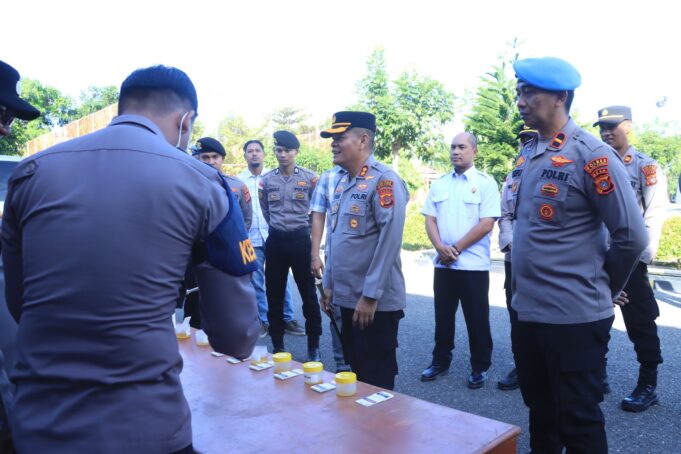 Polres Aceh Utara Gelar Tes Urine dan Periksa Ponsel Personel, Pastikan Bebas Narkoba dan Judol