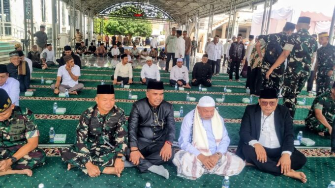 Ribuan Warga Hadiri Maulid Raya Bujang Salim, Abu Paya Pasi Tekankan Kontrol Sosial
