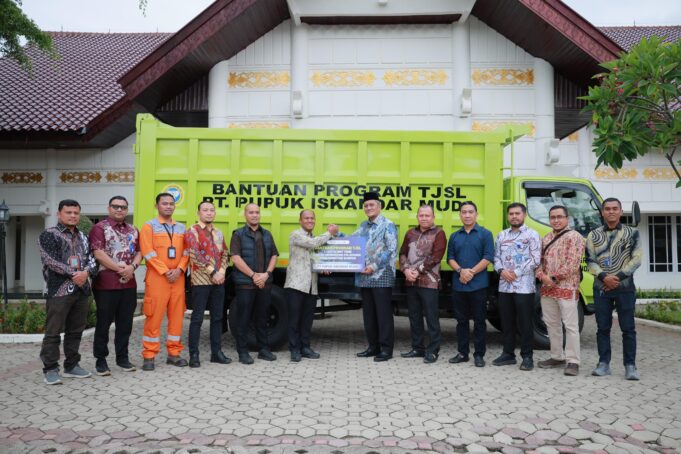 PIM Serahkan Truk Sampah untuk Perkuat Pelayanan Kebersihan Aceh Utara